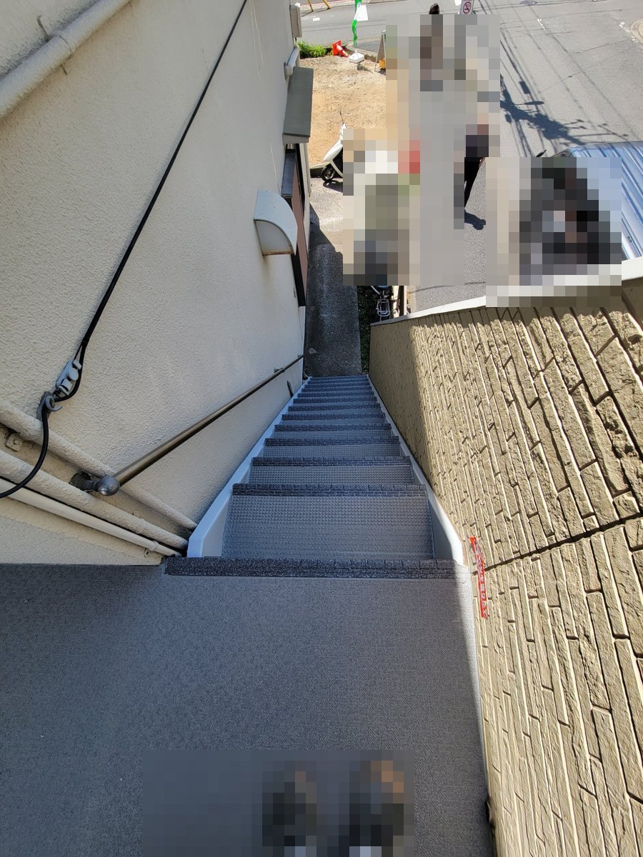 施工完了後の階段 タキステップ仕上げ